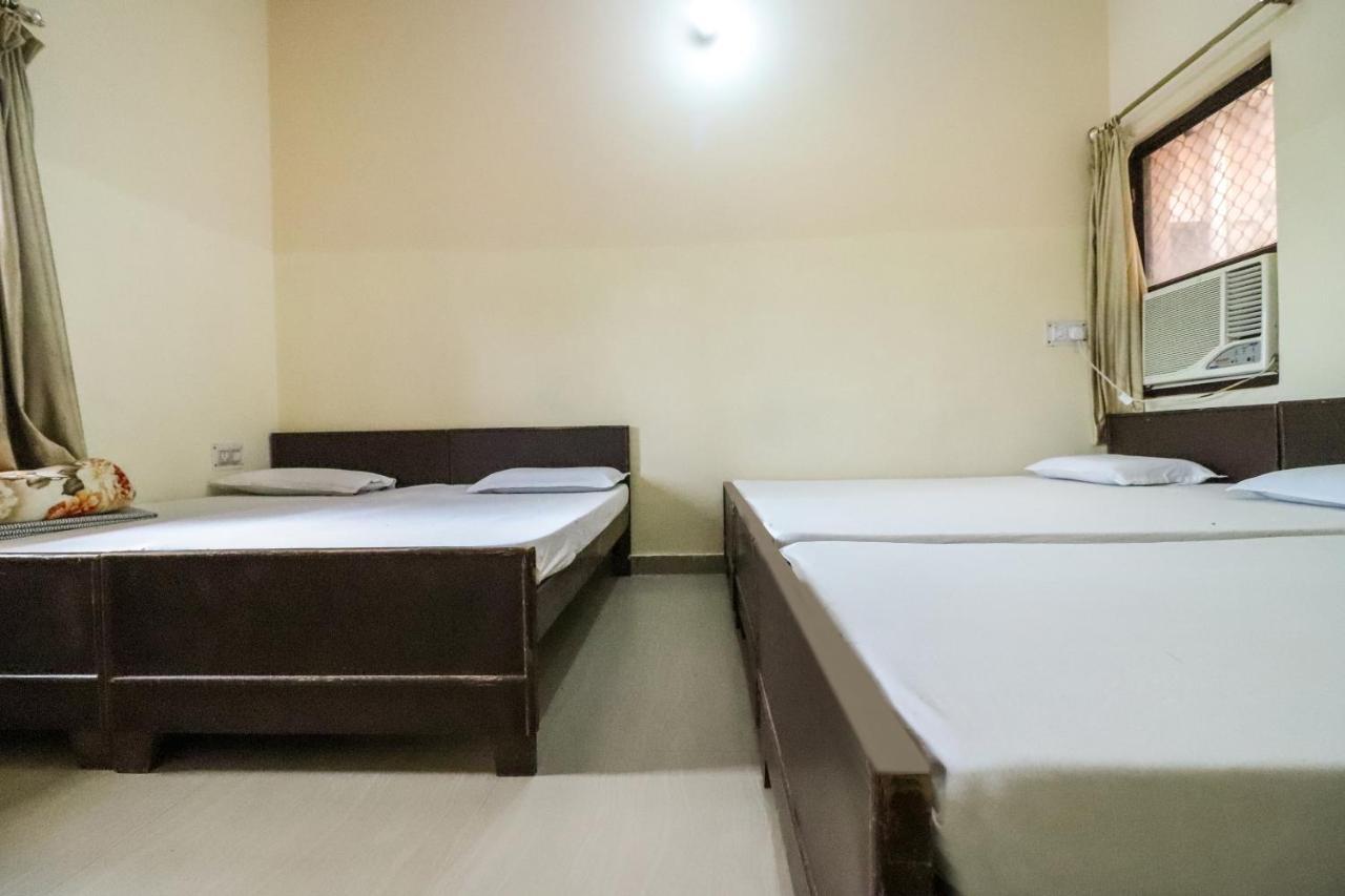 Spot On 60838 Shri Giriraj Dham Hotel Govardhan Kültér fotó