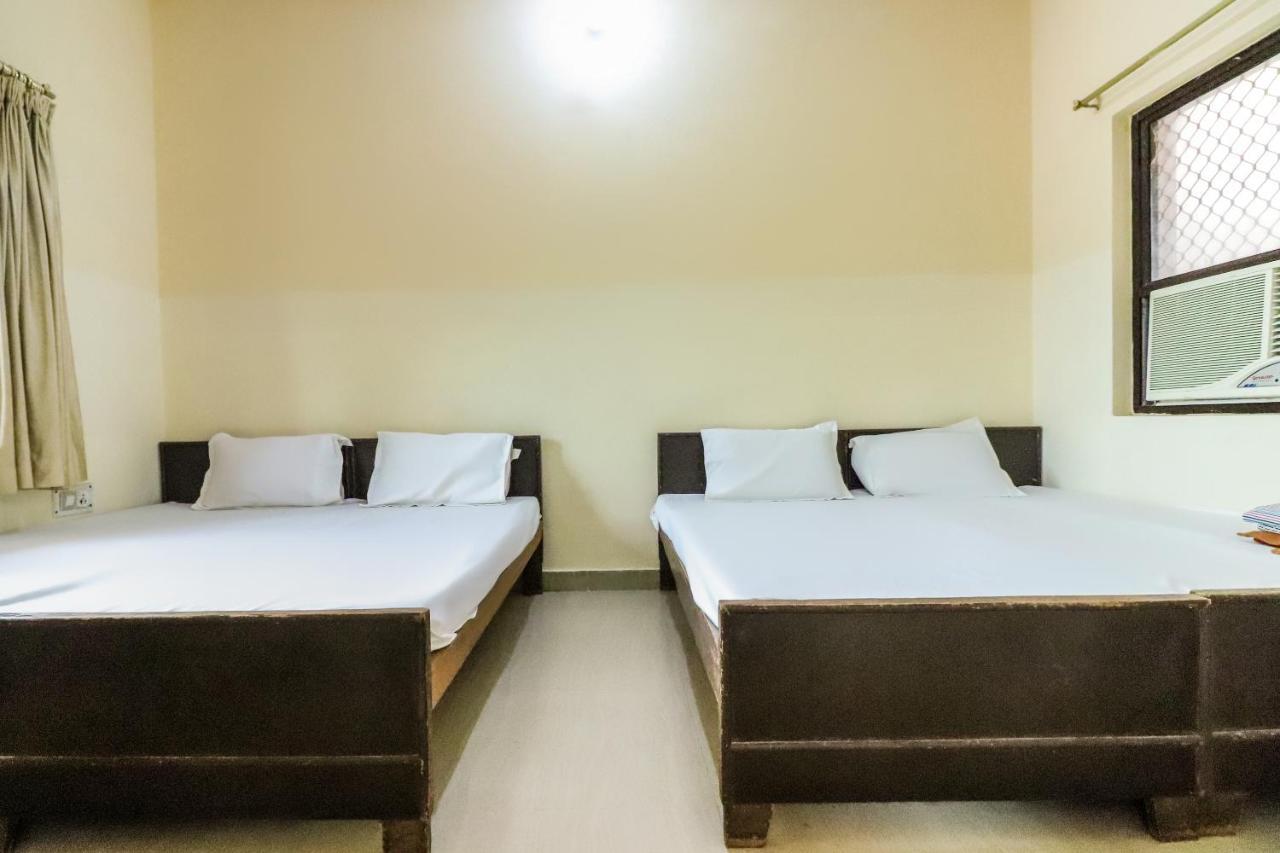 Spot On 60838 Shri Giriraj Dham Hotel Govardhan Kültér fotó