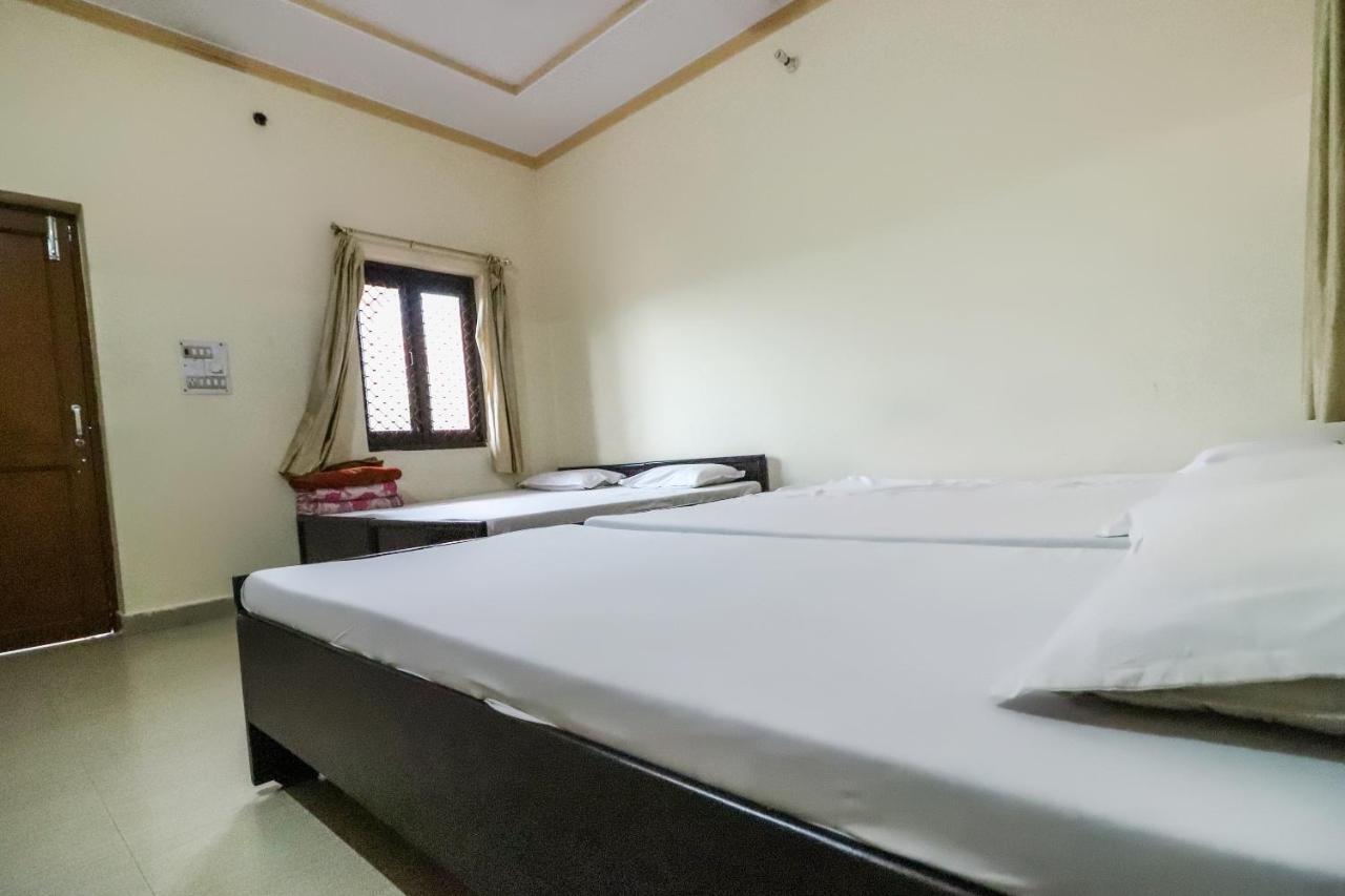 Spot On 60838 Shri Giriraj Dham Hotel Govardhan Kültér fotó