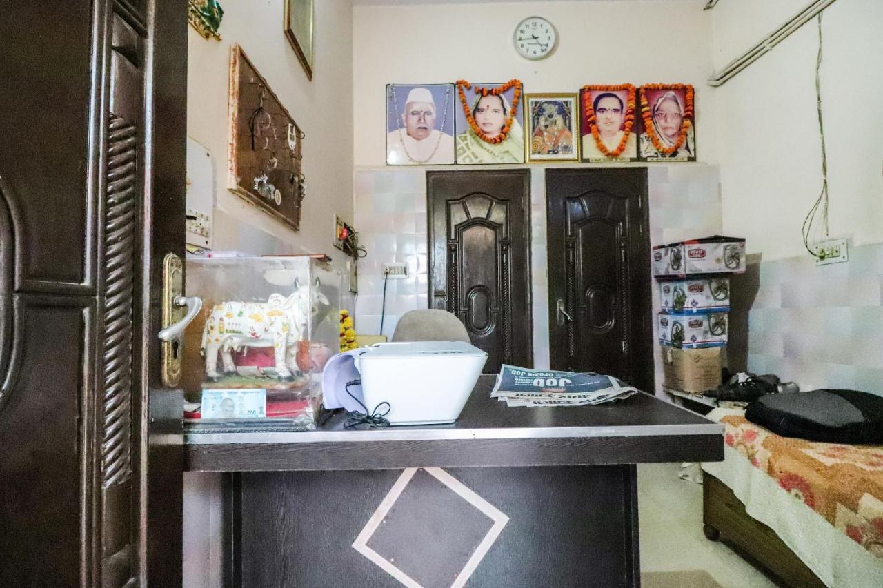 Spot On 60838 Shri Giriraj Dham Hotel Govardhan Kültér fotó