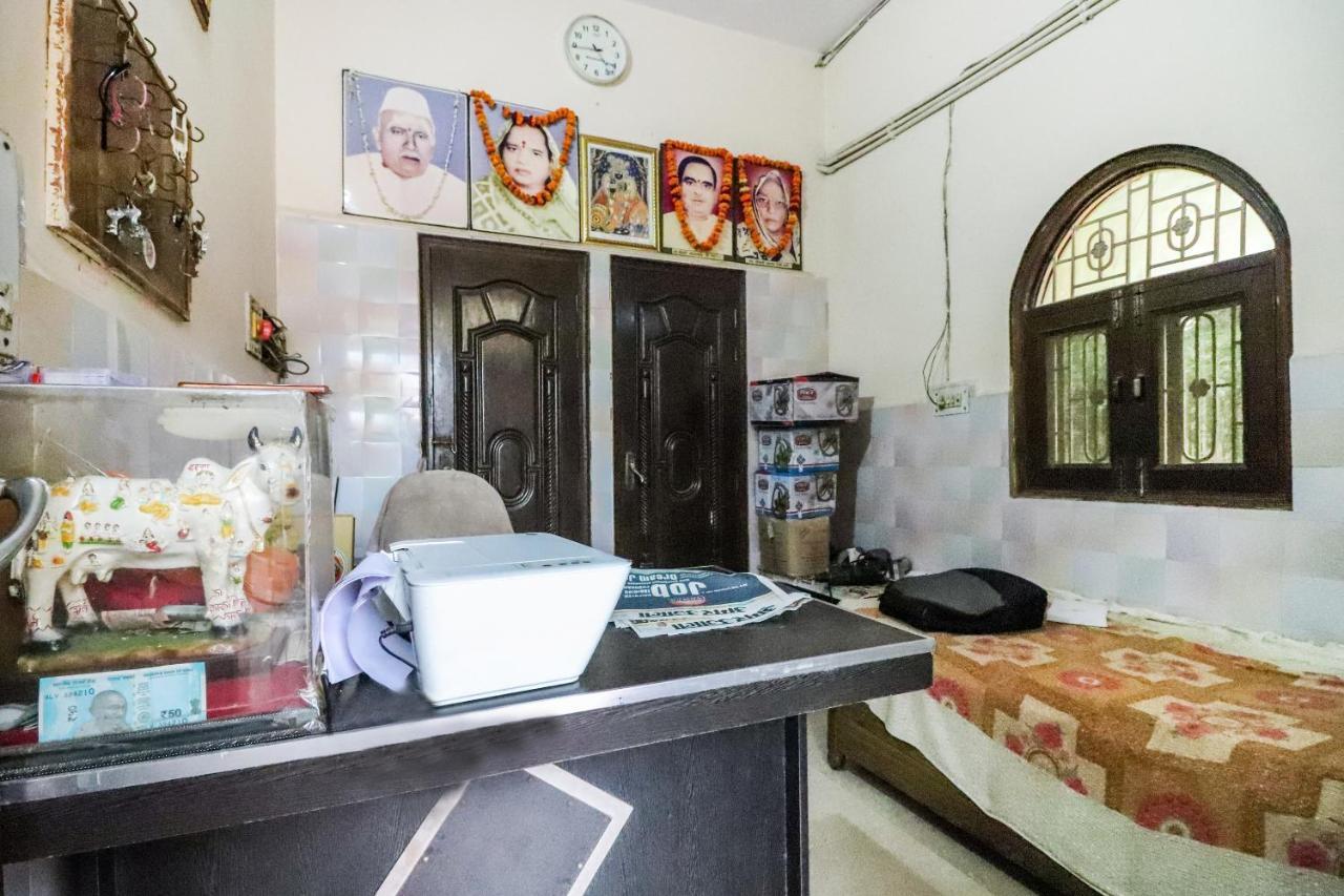 Spot On 60838 Shri Giriraj Dham Hotel Govardhan Kültér fotó
